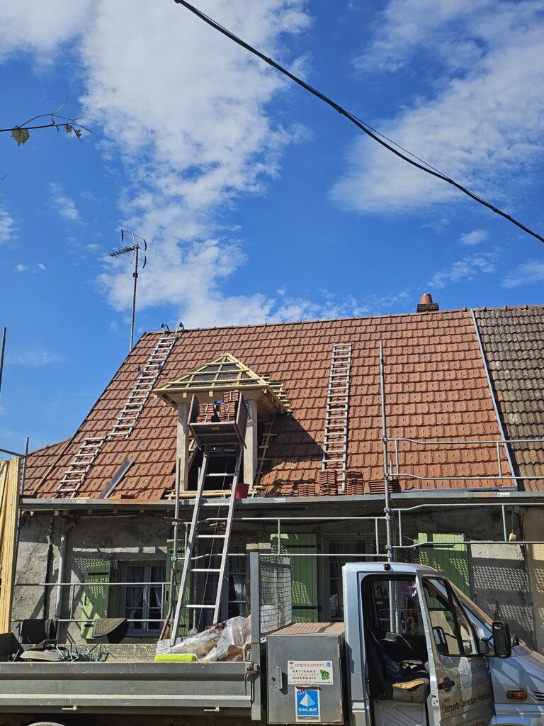 Couverture et lucarne Montigny aux Amognes